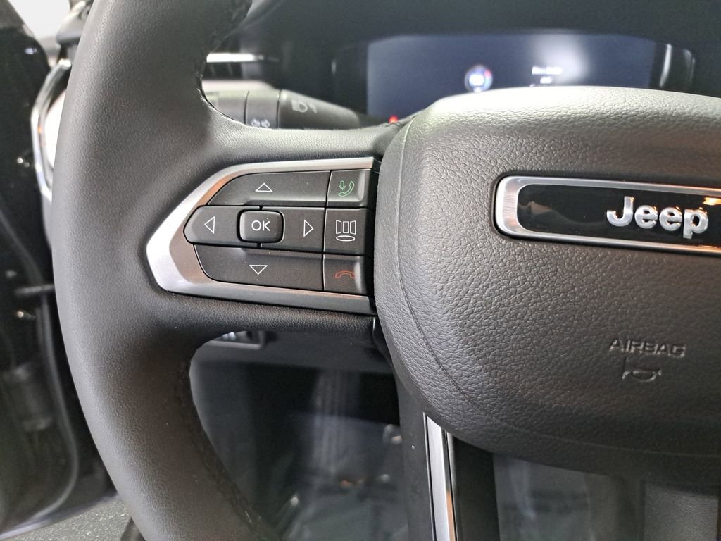 Certified 2023 Jeep Compass Limited w/ Elite Group AWD/4WD image 18