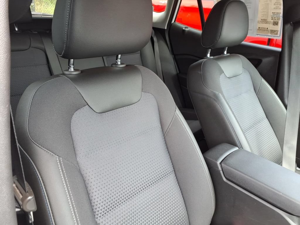 Certified 2024 Chevrolet Trax LT w/ LT Convenience Package FWD image 27