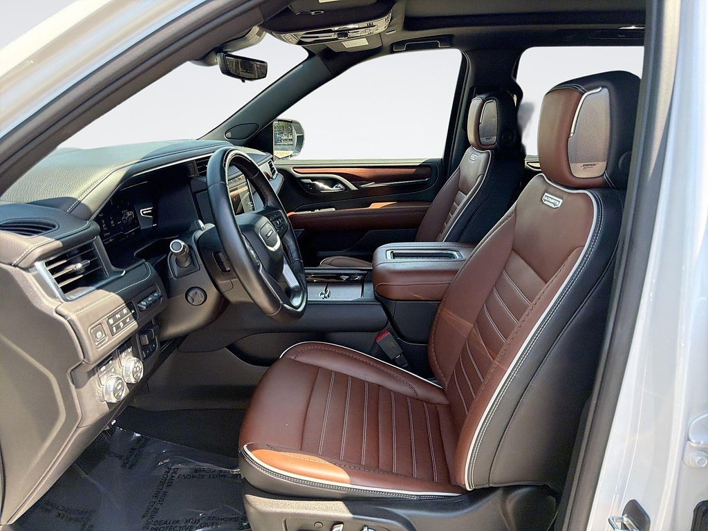 Used 2023 GMC Yukon XL Denali Ultimate AWD/4WD image 23