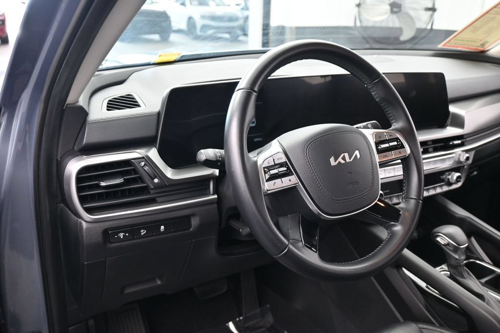 Used 2024 Kia Telluride LX FWD image 15