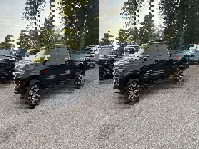 Used 2022 Toyota Tacoma Limited image 3