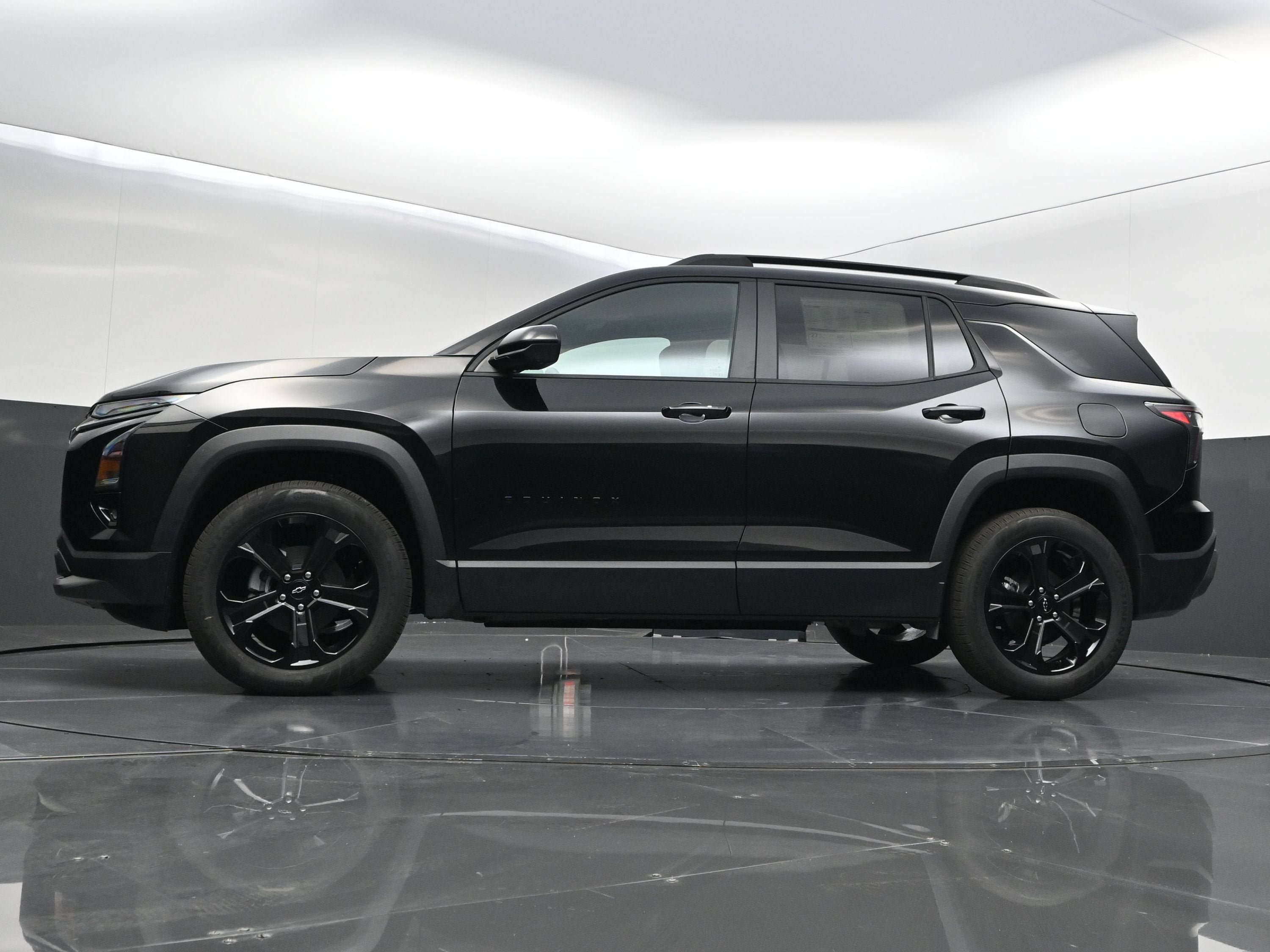New 2027 Chevrolet Equinox LT w/ Convenience Package II FWD image 38