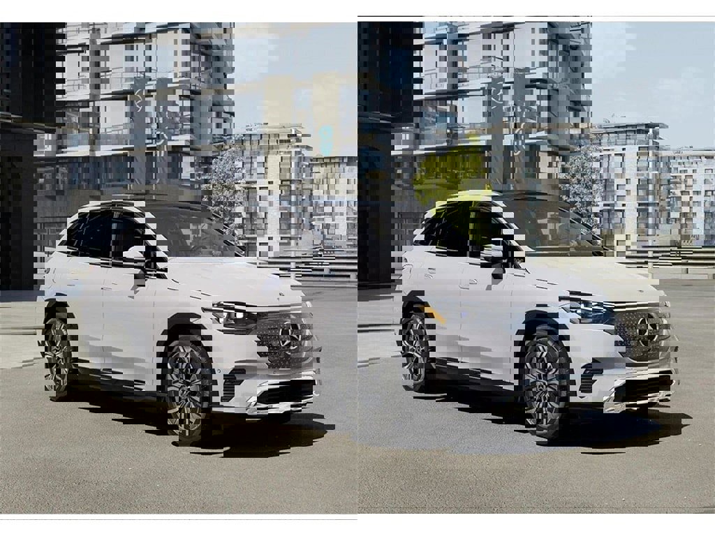 New 2025 Mercedes-Benz EQE 350+ 4MATIC SUV image 11