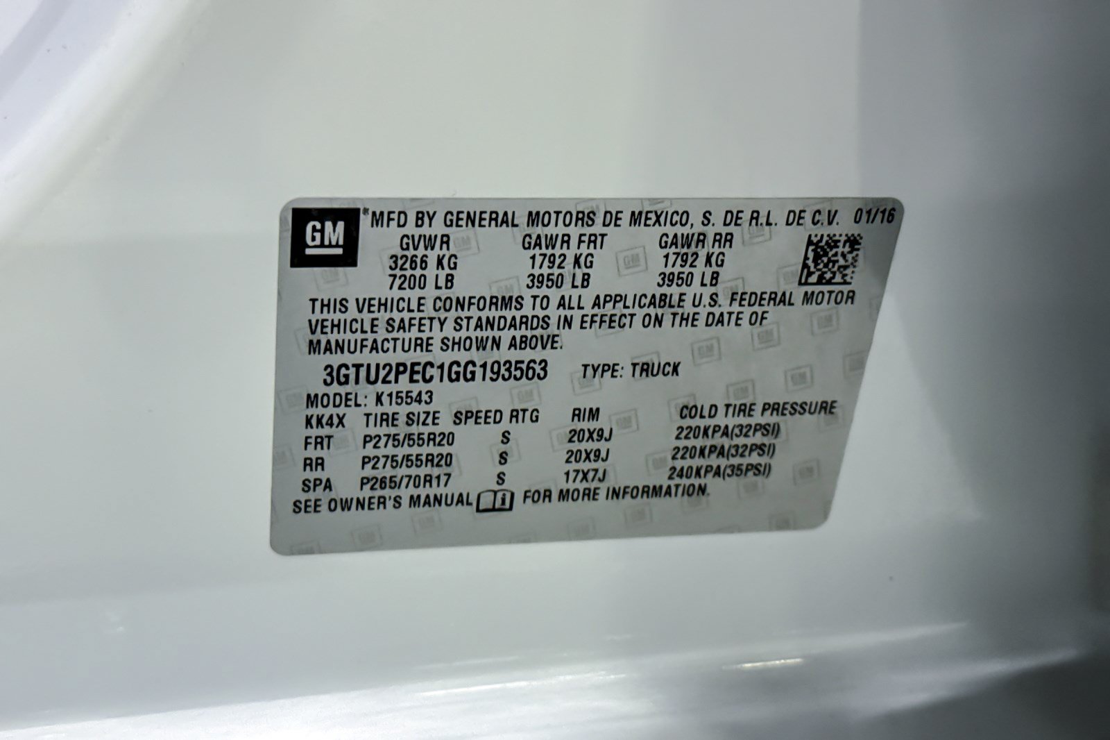 Used 2016 GMC Sierra 1500 Denali w/ Enhanced Driver Alert Package AWD/4WD image 26