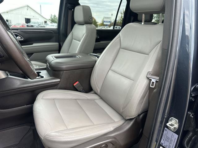Used 2021 Chevrolet Suburban Z71 w/ Z71 Signature Package AWD/4WD image 13