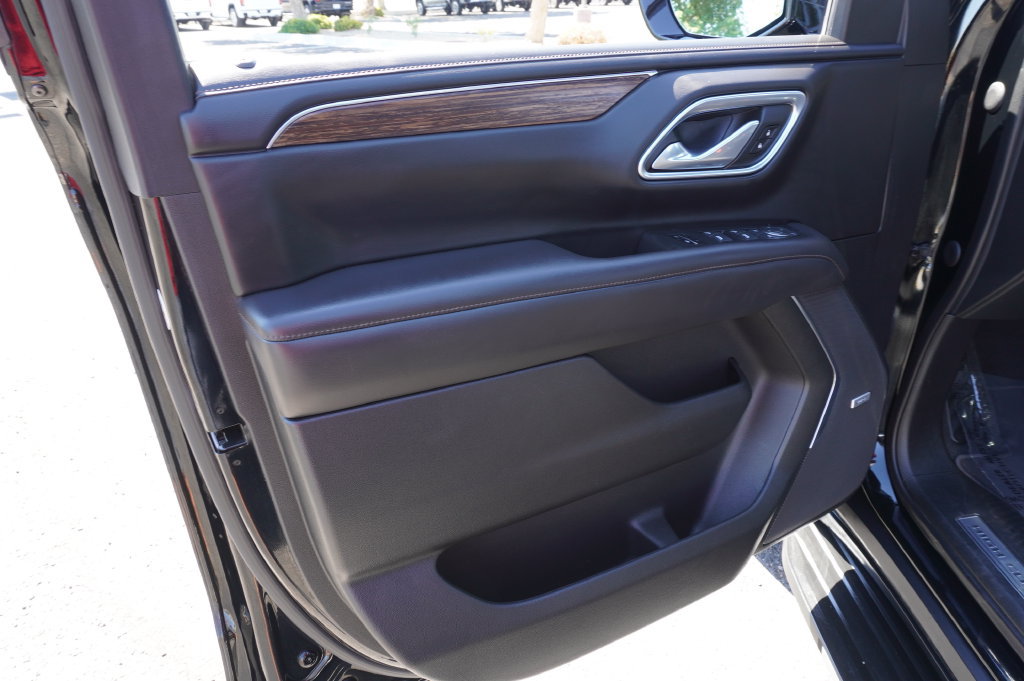 Used 2021 Chevrolet Suburban High Country AWD/4WD image 18