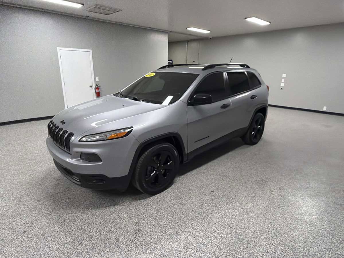 Used 2017 Jeep Cherokee Altitude image 7