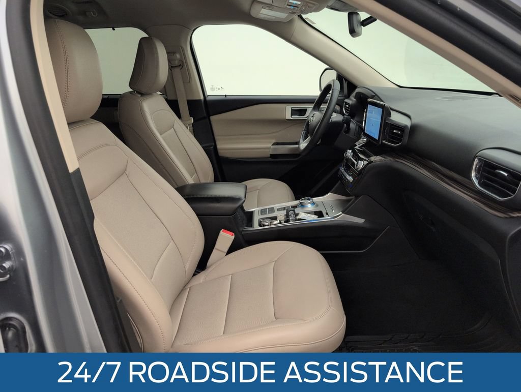 Used 2023 Ford Explorer Limited w/ Equipment Group 301A RWD image 15