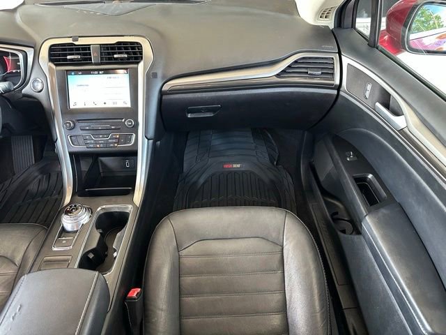Used 2017 Ford Fusion SE w/ Fusion SE Technology Package FWD image 11