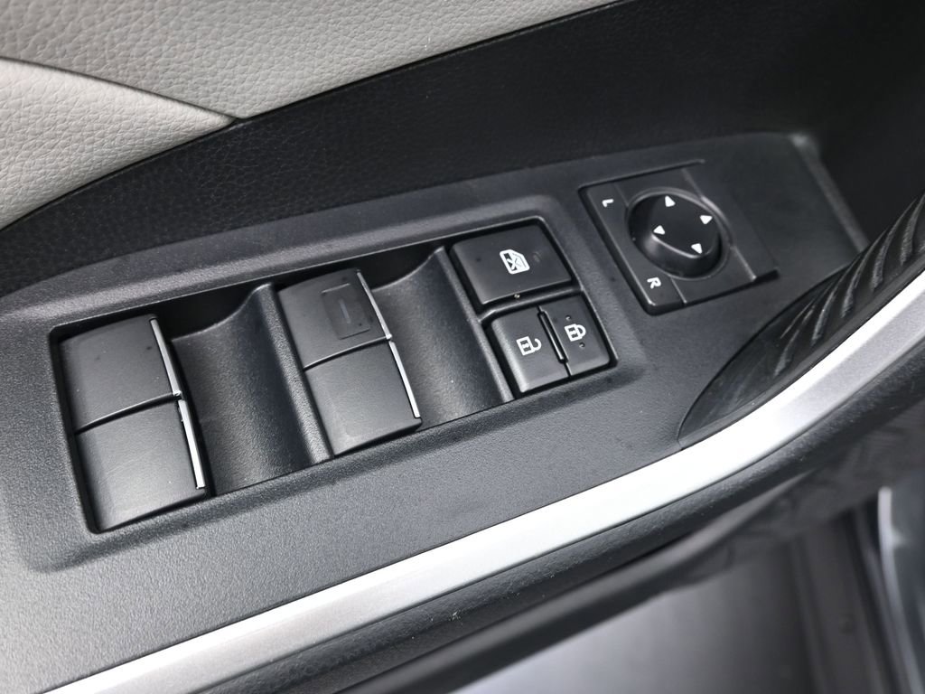 Used 2021 Toyota RAV4 XLE Premium image 22