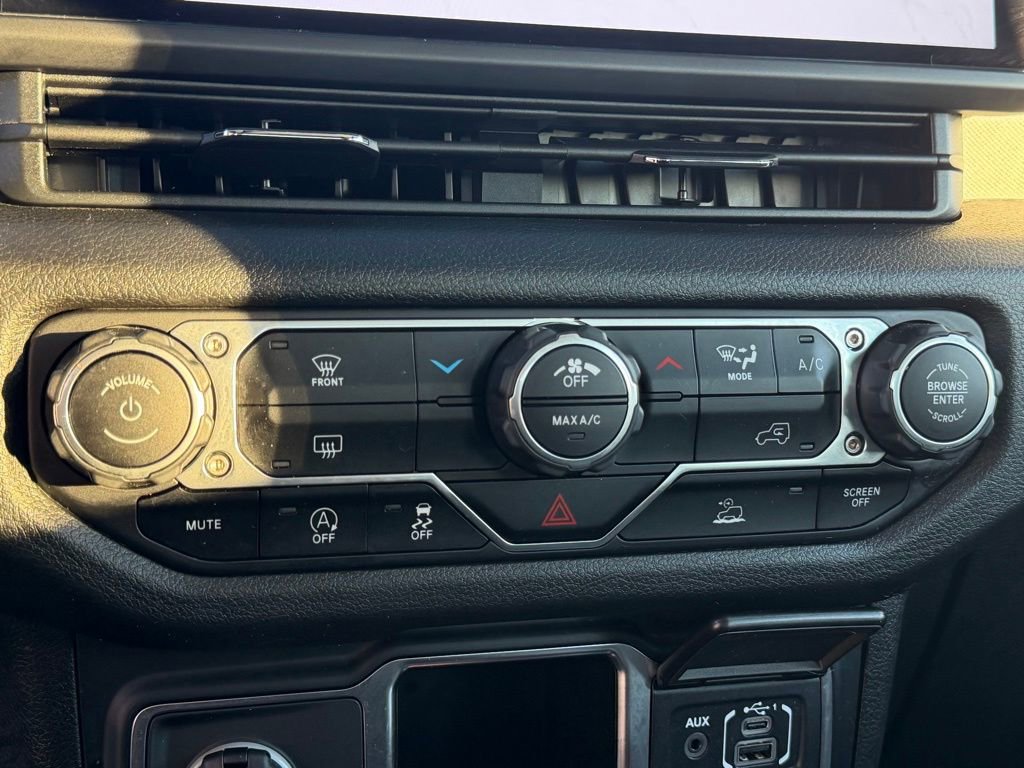 Certified 2024 Jeep Wrangler Sport image 25