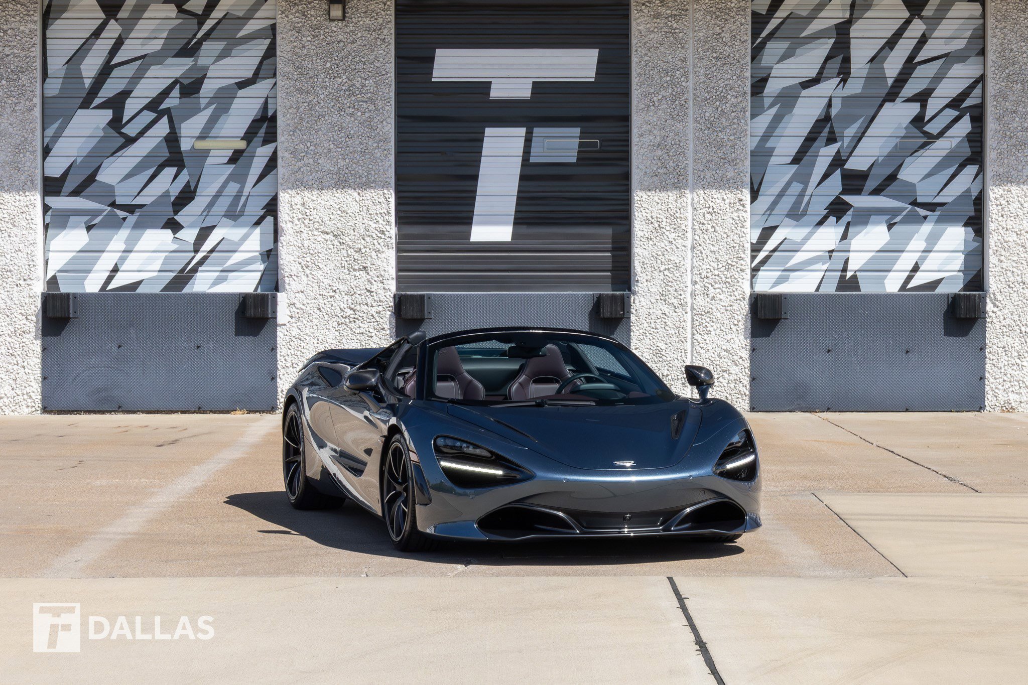 Used 2020 McLaren 720S Spider image 1
