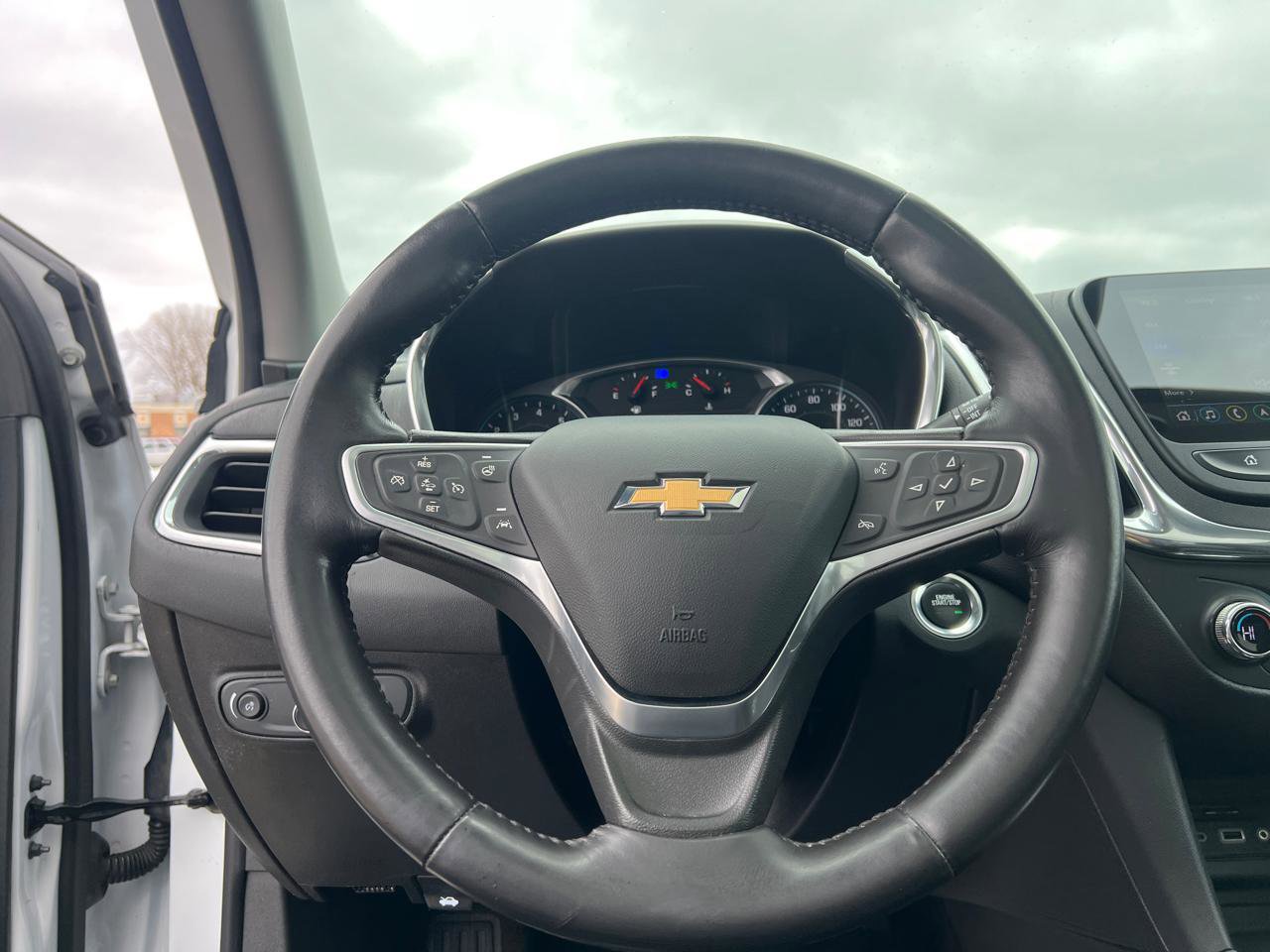 Used 2022 Chevrolet Equinox LT image 18