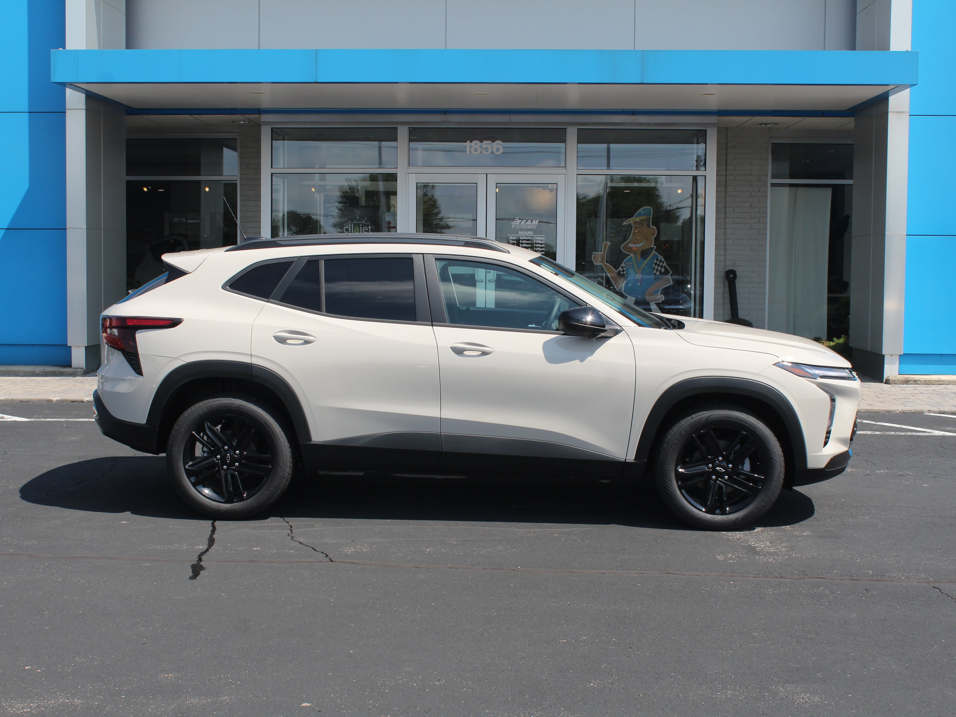 New 2026 Chevrolet Trax ACTIV w/ Driver Confidence Package FWD image 3