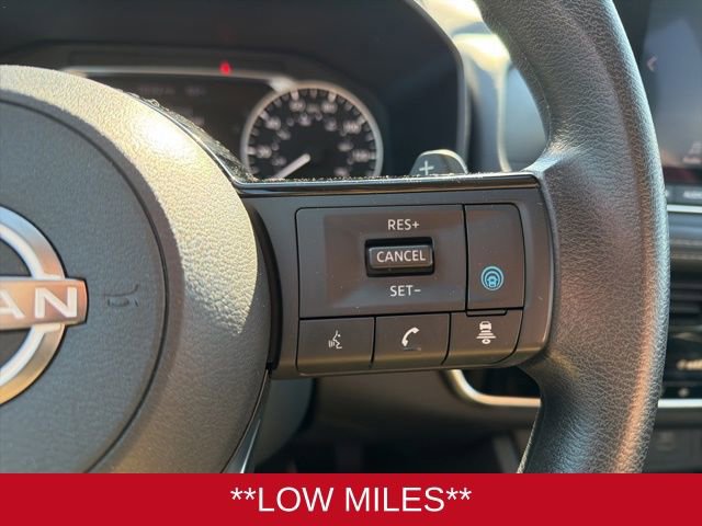 Used 2022 Nissan Rogue SV image 12