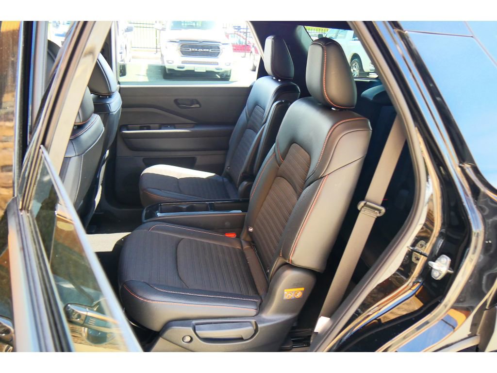 Used 2023 Nissan Pathfinder Rock Creek AWD/4WD image 17