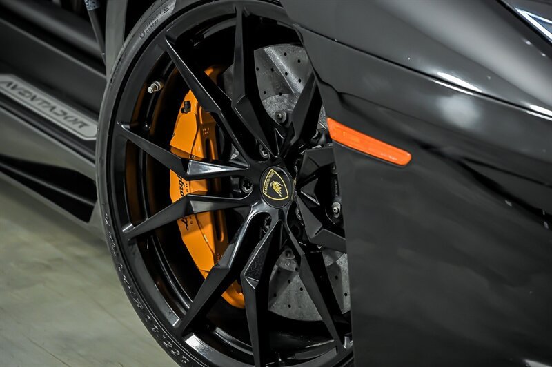 Used 2014 Lamborghini Aventador LP 700-4 AWD/4WD image 4