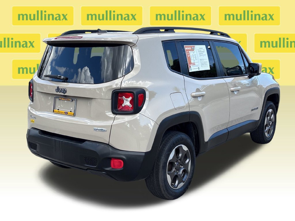 Used 2016 Jeep Renegade Latitude AWD/4WD image 4