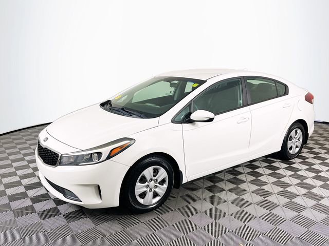 Used 2017 Kia Forte LX FWD image 4