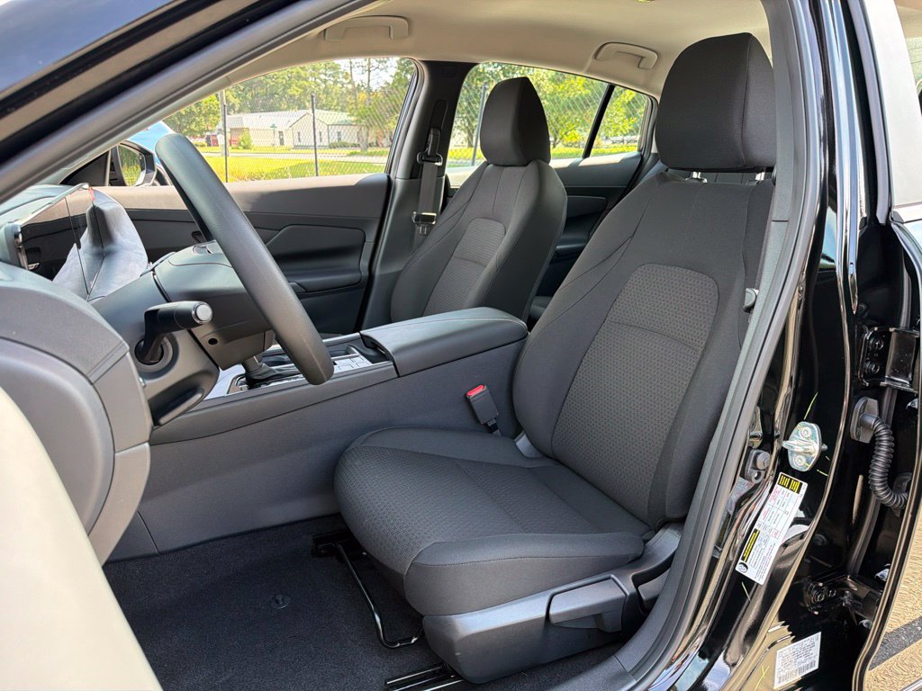New 2027 Nissan Sentra S w/ Floor Mat Package FWD image 16