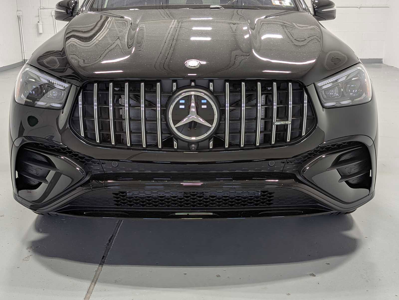 New 2026 Mercedes-Benz GLE 53 AMG 4MATIC Coupe image 2