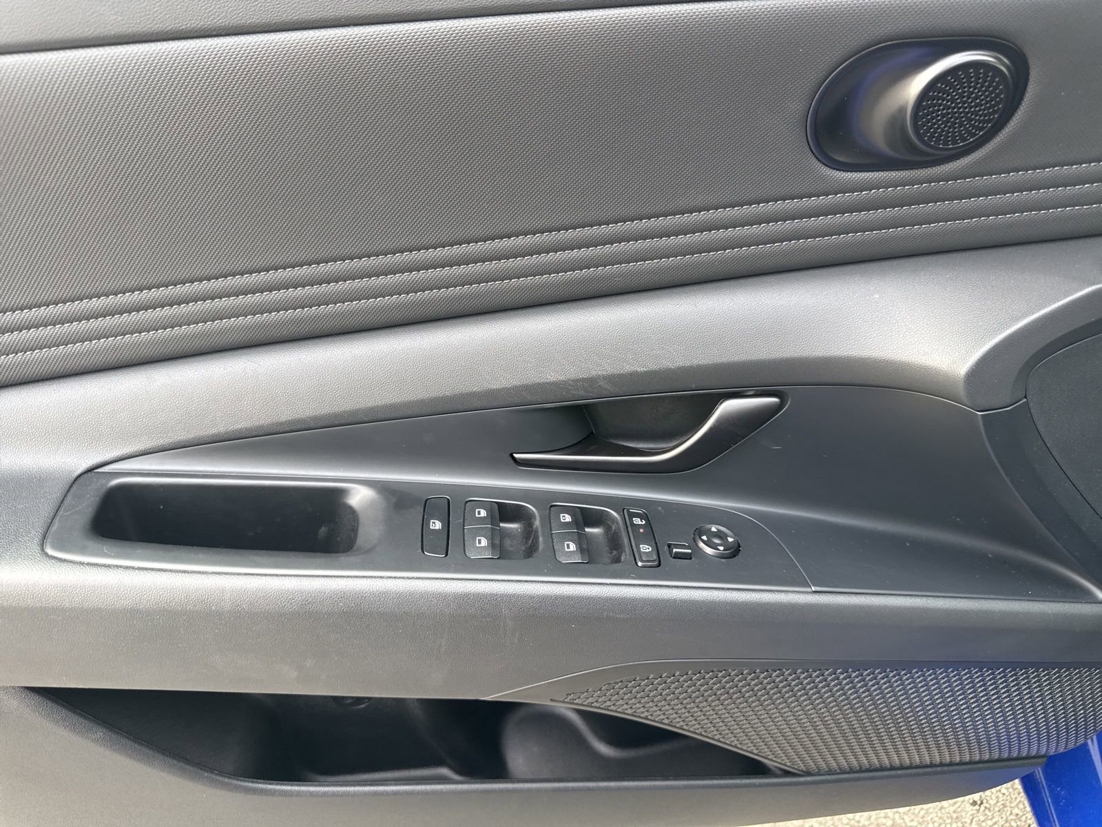 Certified 2025 Hyundai Elantra Sport image 16