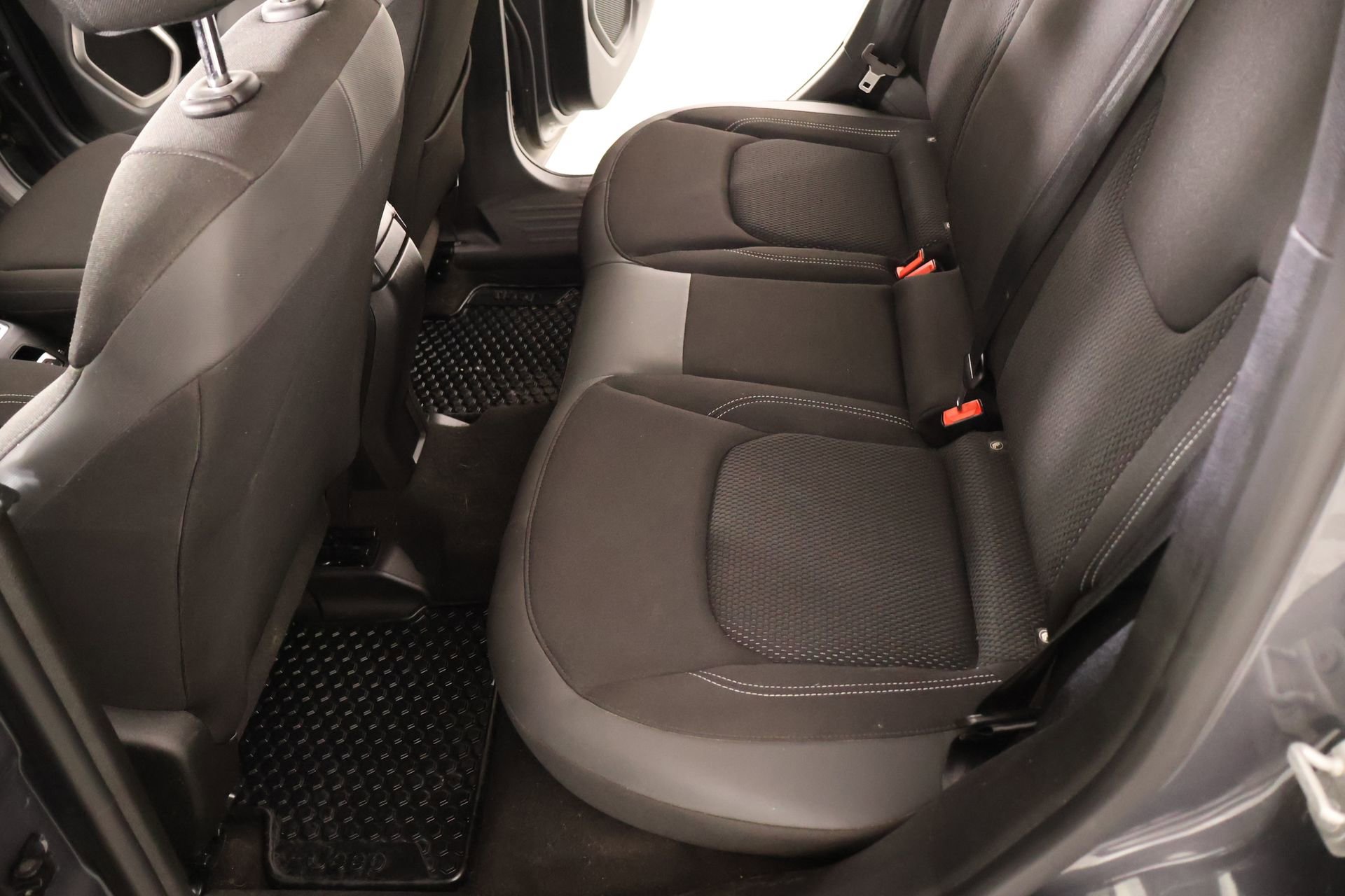 Used 2023 Jeep Renegade Latitude w/ Sun/Sound Group AWD/4WD image 13