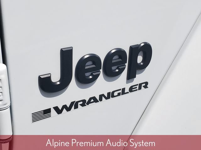 Used 2025 Jeep Wrangler Unlimited Sahara w/ Technology Group AWD/4WD image 7