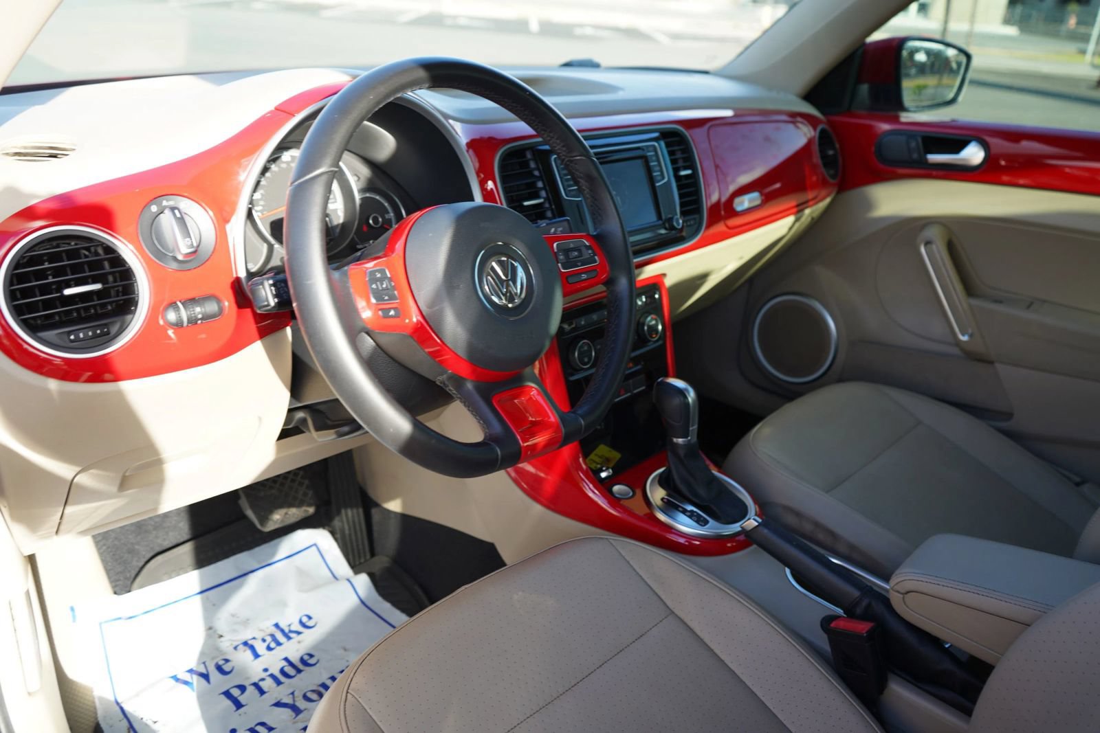Used 2019 Volkswagen Beetle 2.0T SE FWD image 8