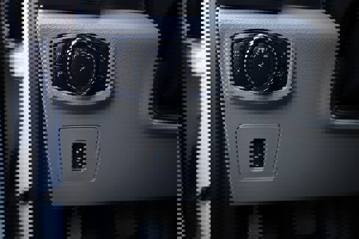 Used 2016 Ford F150 XLT w/ Equipment Group 302A Luxury image 21