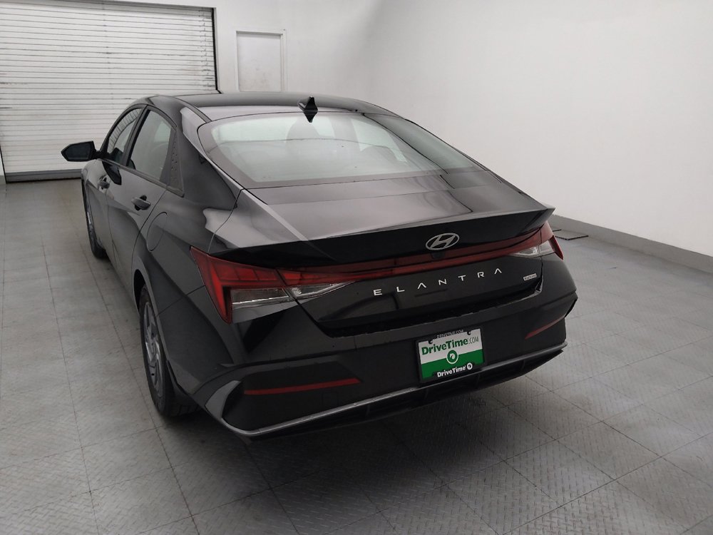 Used 2024 Hyundai Elantra Blue FWD image 6