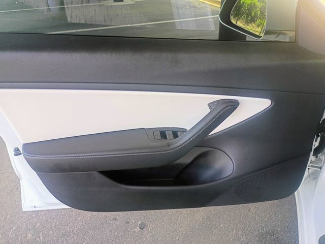 Used 2020 Tesla Model 3 Standard Range RWD image 25