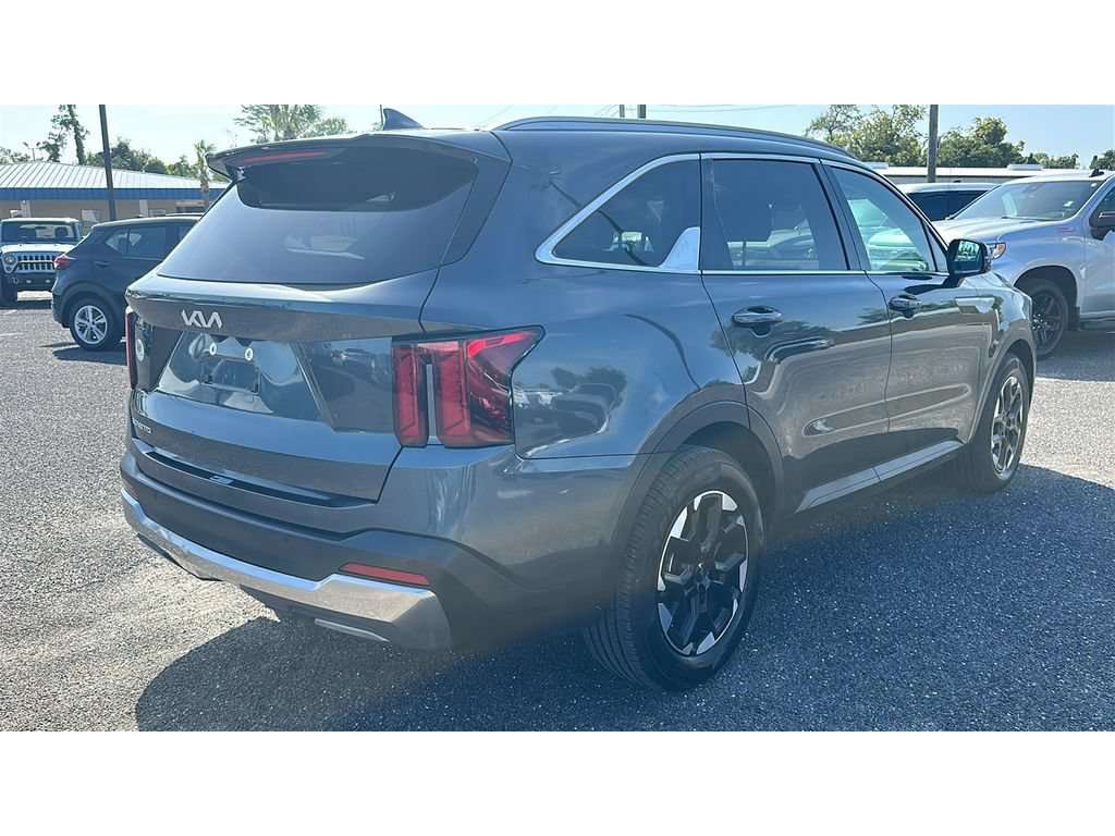 Used 2024 Kia Sorento S FWD image 6