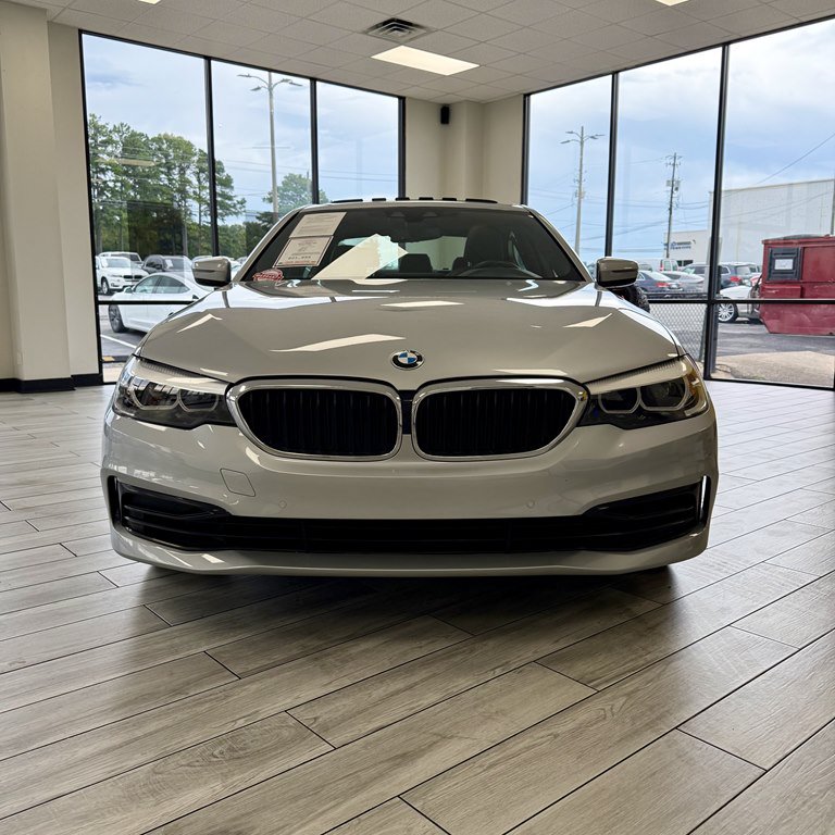 Used 2020 BMW 530i w/ Convenience Package RWD image 2