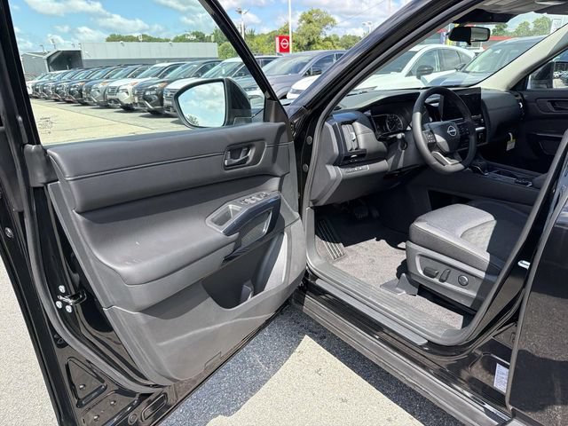 New 2026 Nissan Pathfinder SV w/ Cargo Package AWD/4WD image 9