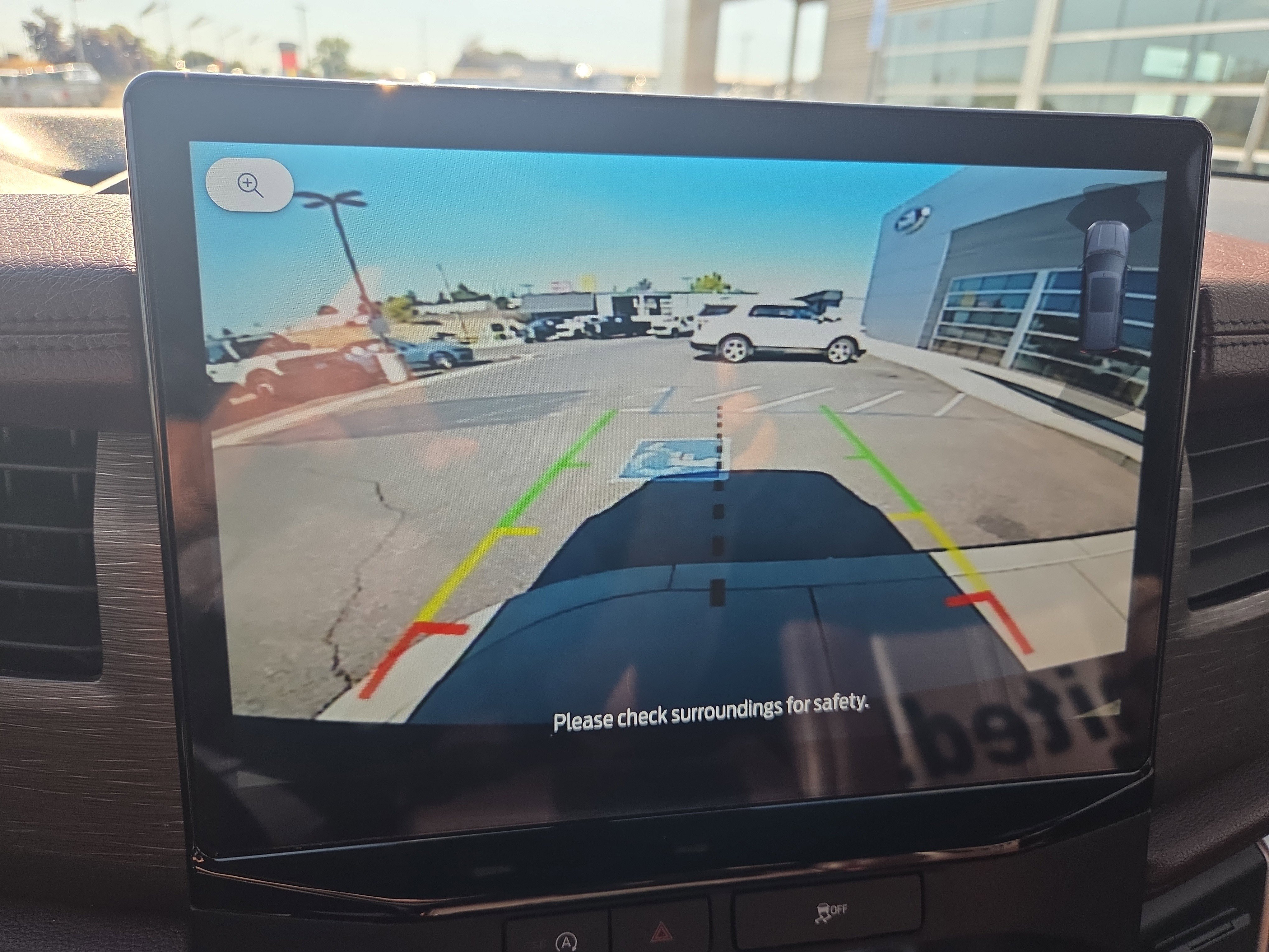 Used 2024 Ford Expedition Limited image 19