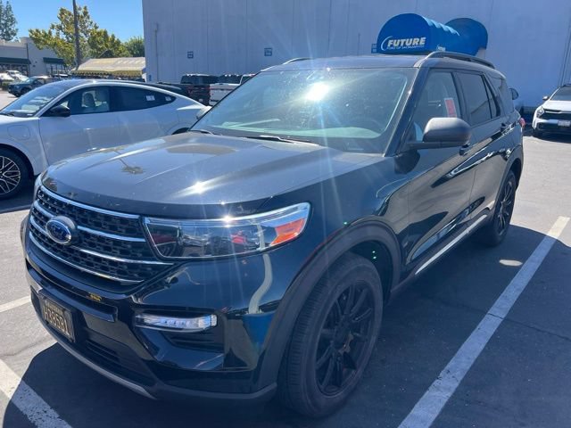 Used 2023 Ford Explorer XLT w/ Equipment Group 202A AWD/4WD image 5