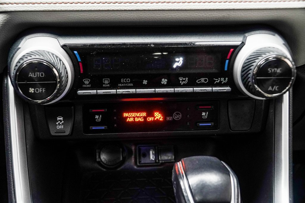 Used 2019 Toyota RAV4 Limited image 19