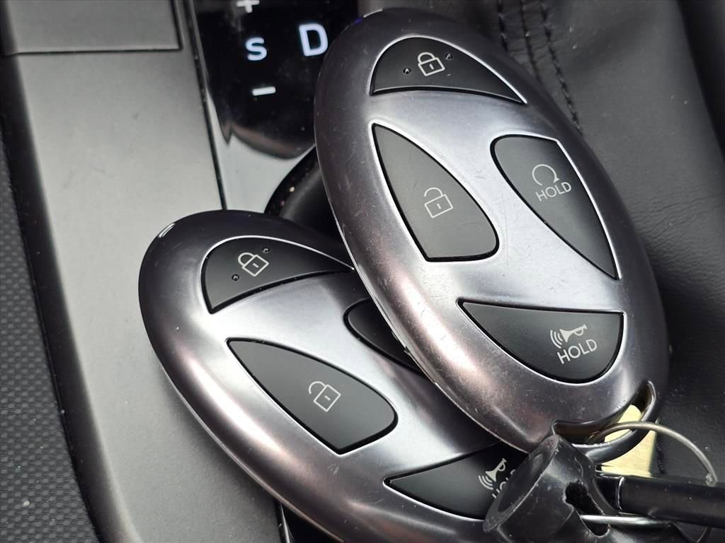 Certified 2025 Hyundai Elantra Sport image 21