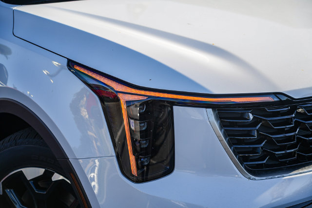 New 2026 Kia Sorento S w/ S Panoramic Sunroof Package FWD image 3