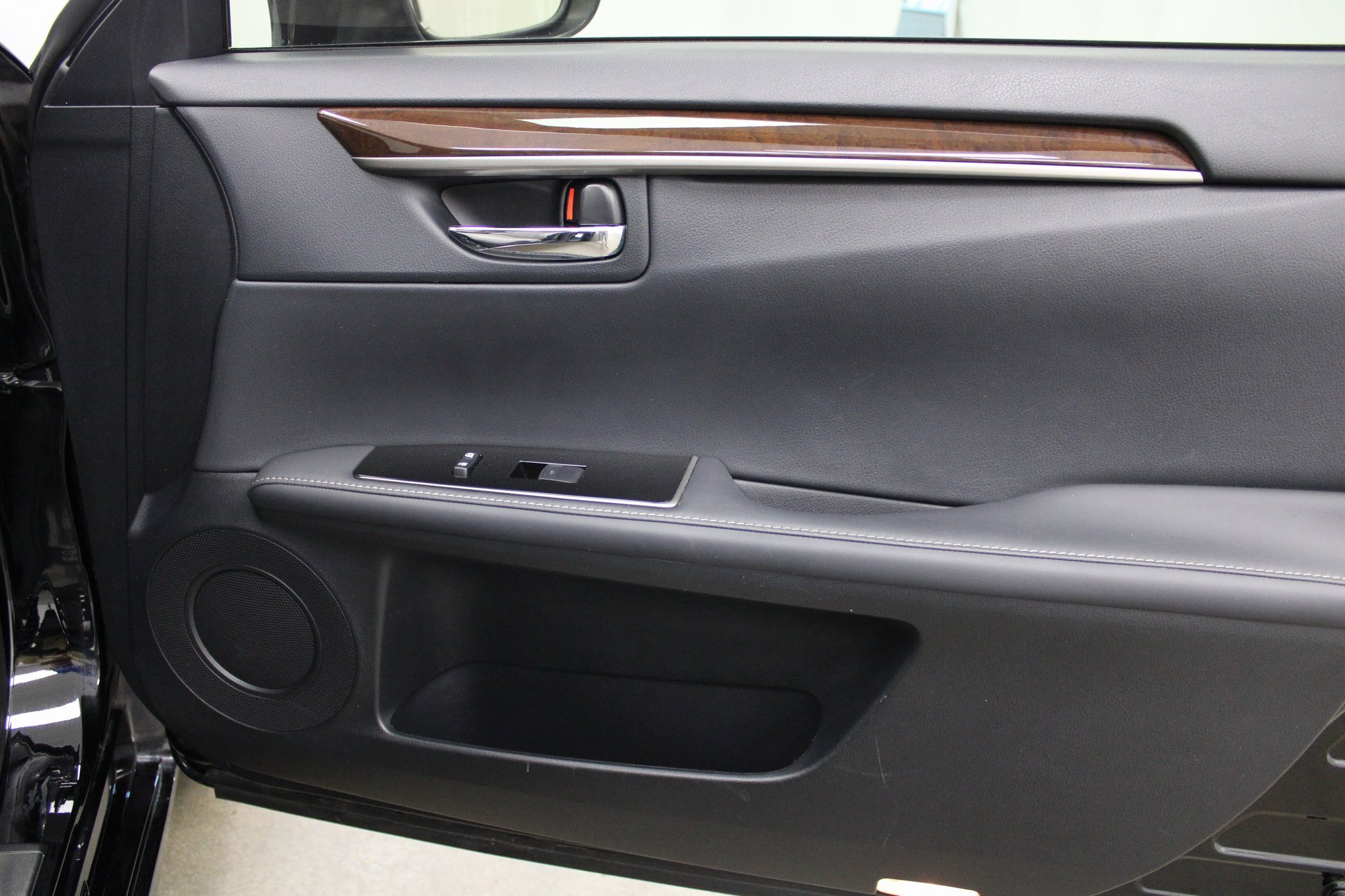 Used 2018 Lexus ES 300h image 28