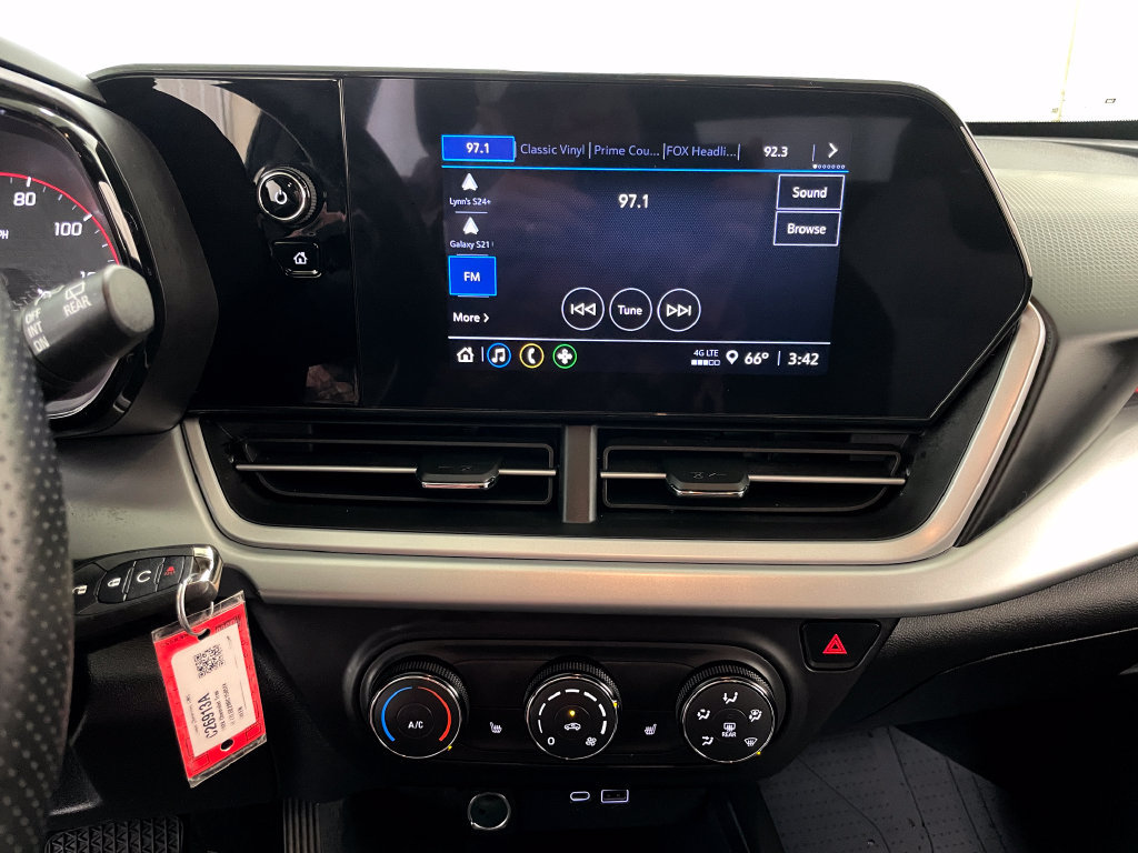 Certified 2024 Chevrolet Trax RS w/ Driver Confidence Package FWD image 28