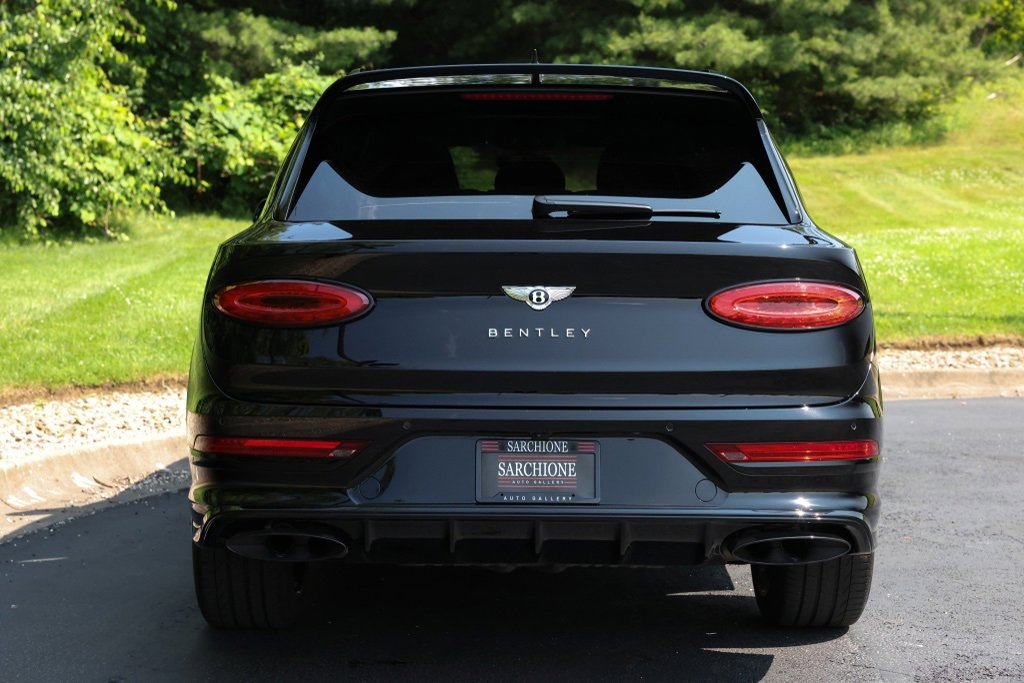 Used 2023 Bentley Bentayga Speed image 3