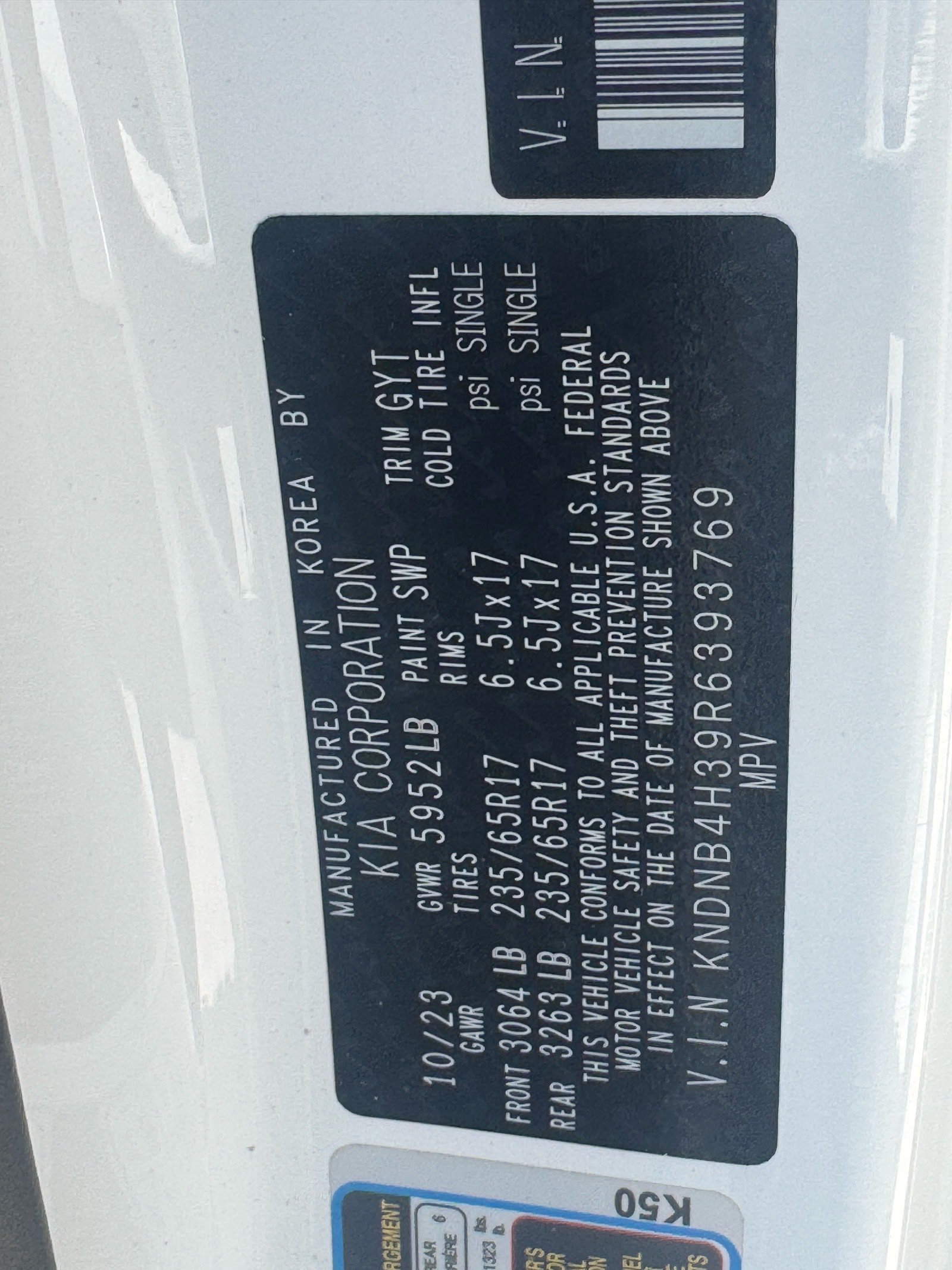 Used 2024 Kia Carnival LX FWD image 9