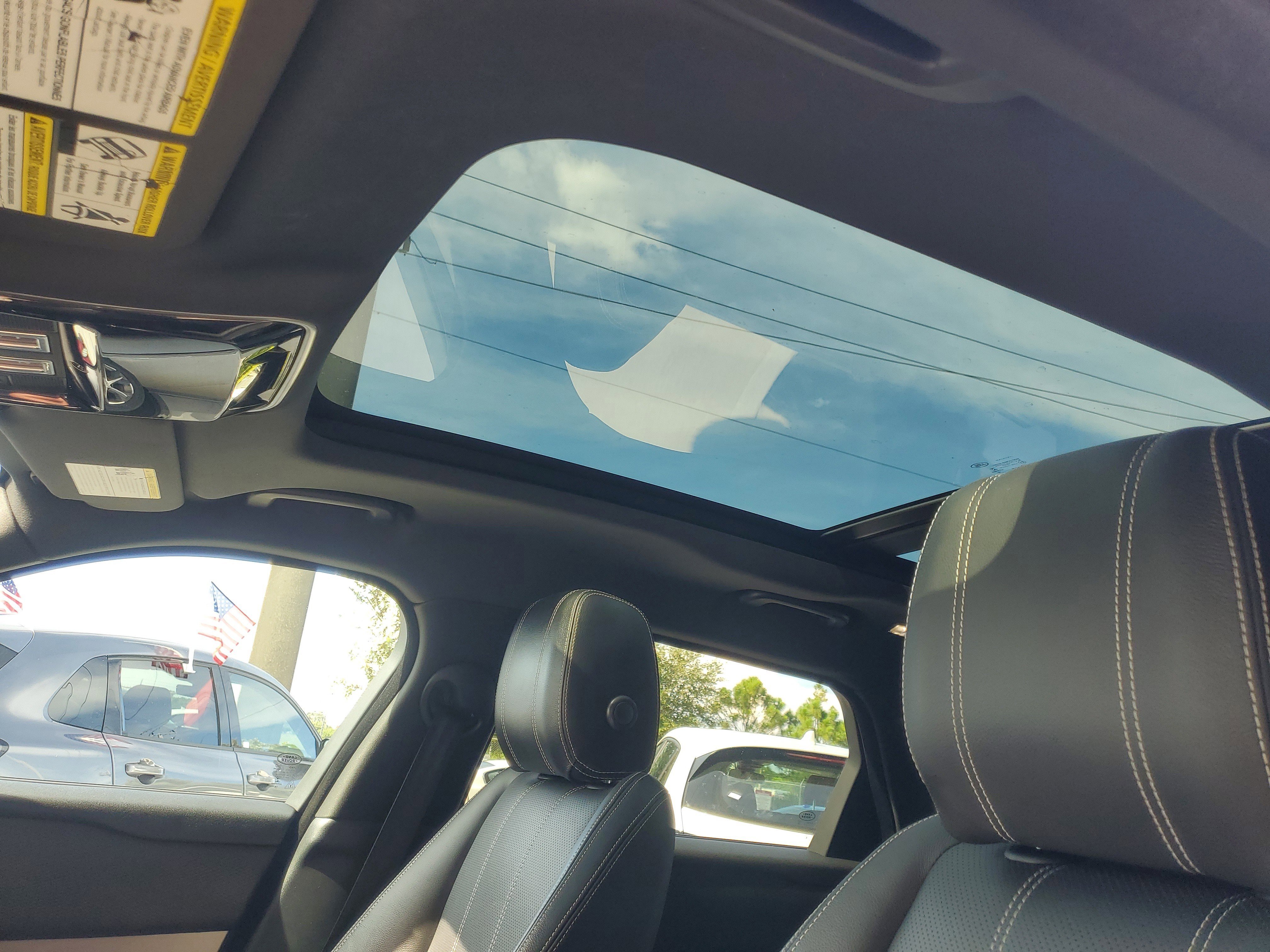 Used 2019 Land Rover Range Rover Velar S image 24