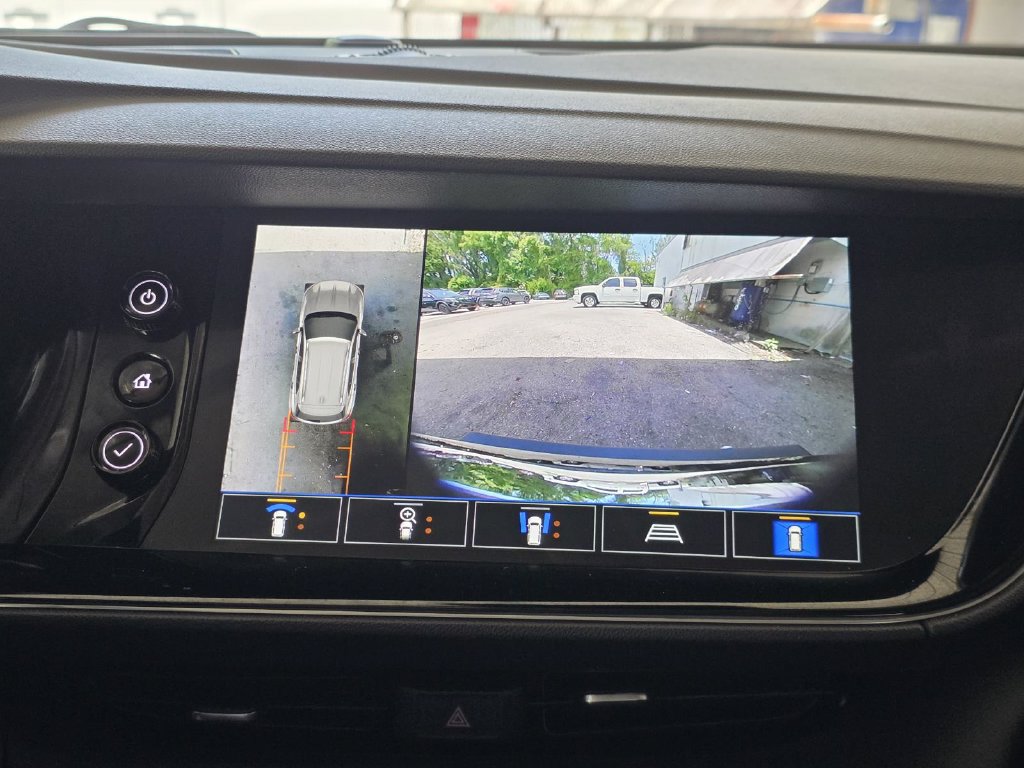 Used 2023 Buick Envision Avenir AWD/4WD image 17