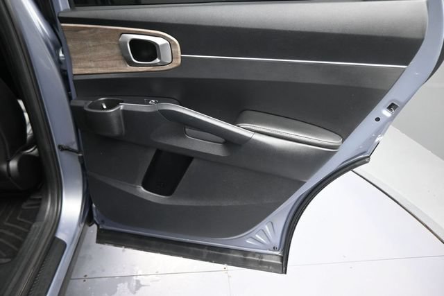 Used 2022 Kia Sorento S w/ Panoramic Sunroof Package AWD/4WD image 15