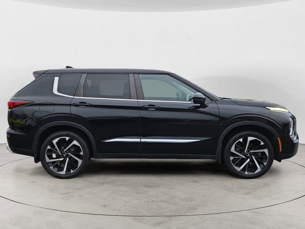 Used 2022 Mitsubishi Outlander SE AWD/4WD image 6