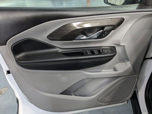 Used 2024 GMC Terrain SLE image 11