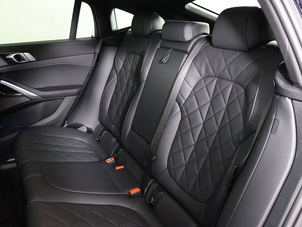 Used 2025 BMW X6 xDrive40i w/ Climate Comfort Package image 34